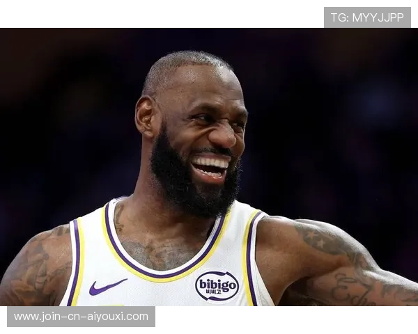 詹姆斯与队友赌注输掉后被罚烫咖啡，搞笑花絮走红