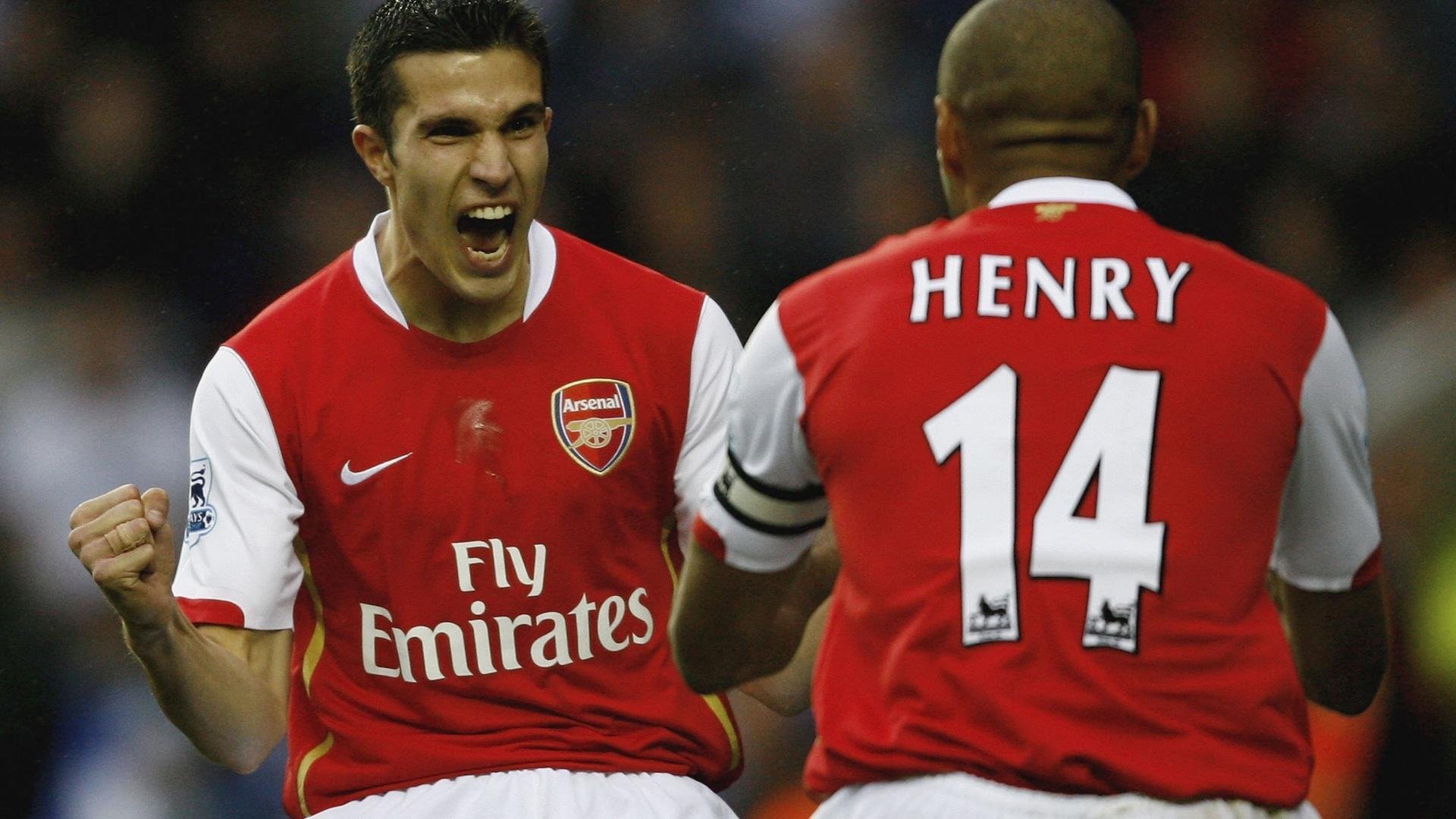 公司内部“十项全能日” 员工挑战俯卧撑与折返跑等综合项目